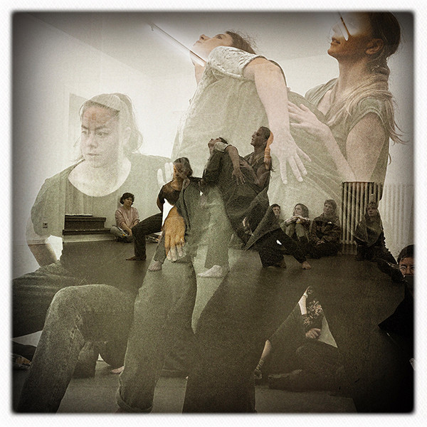 falling / flying / holding (PLAY VI)