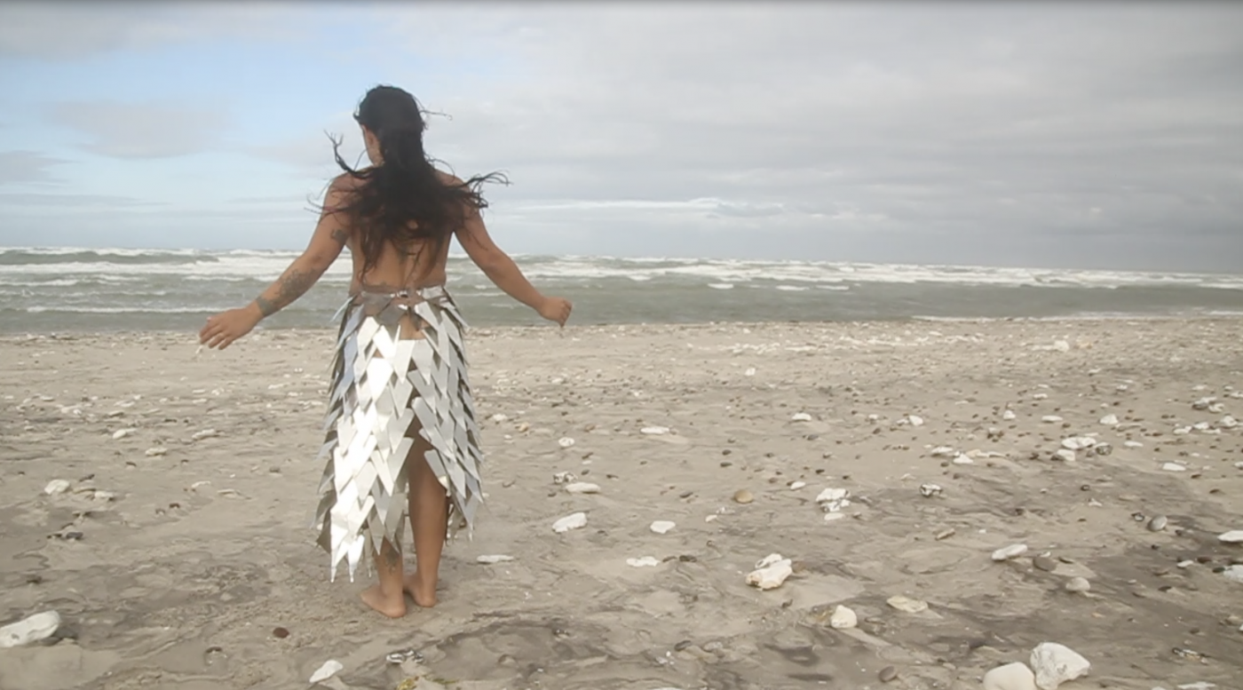 PLATAFORMA: SEGUIR/FOLLOW  + Recuerdos del Presente/Memories of the Present