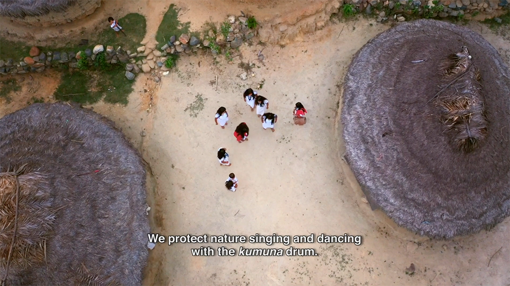 Siziwa, to dance so the Earth keep spinning