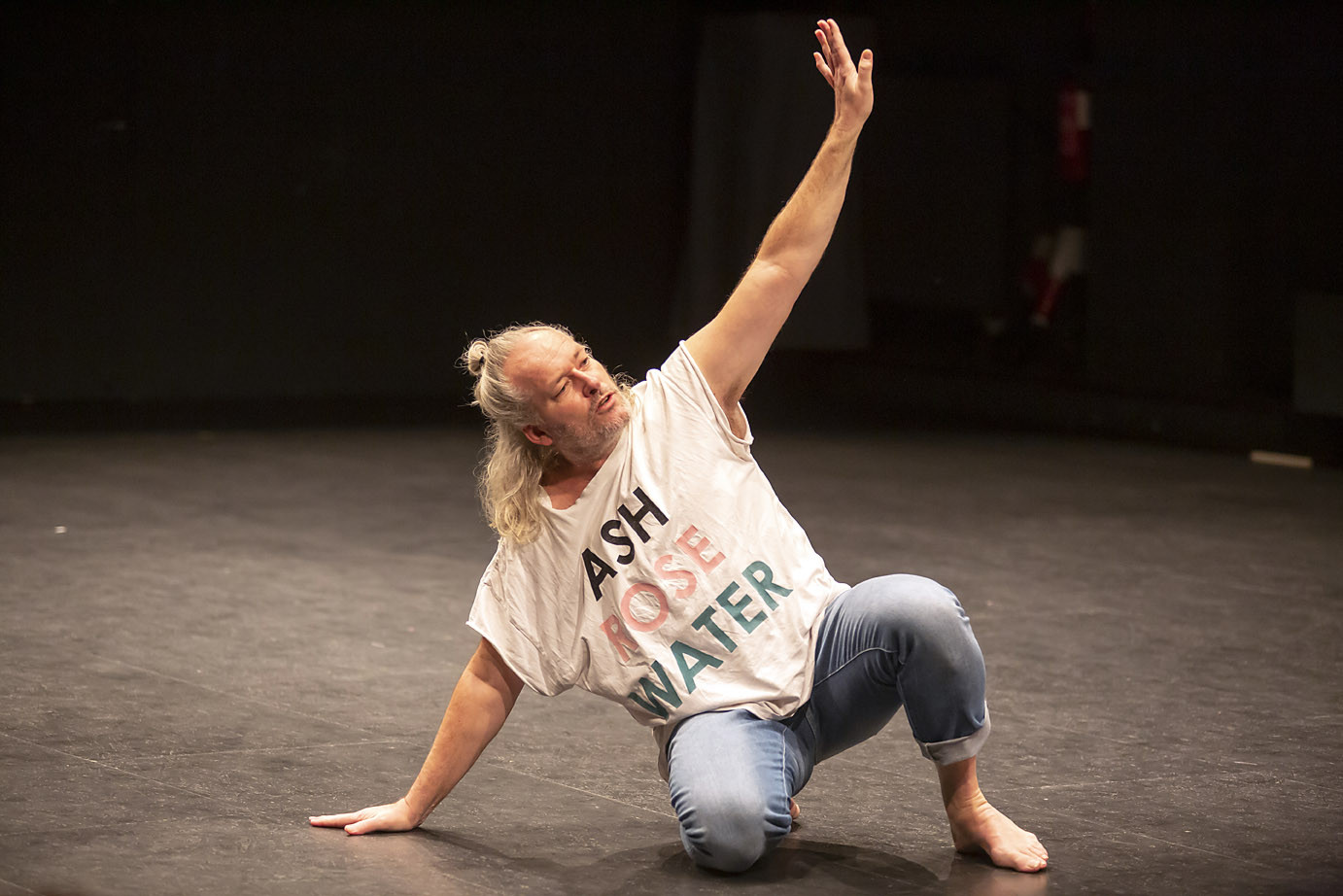 triton tanzt. twisted trident.